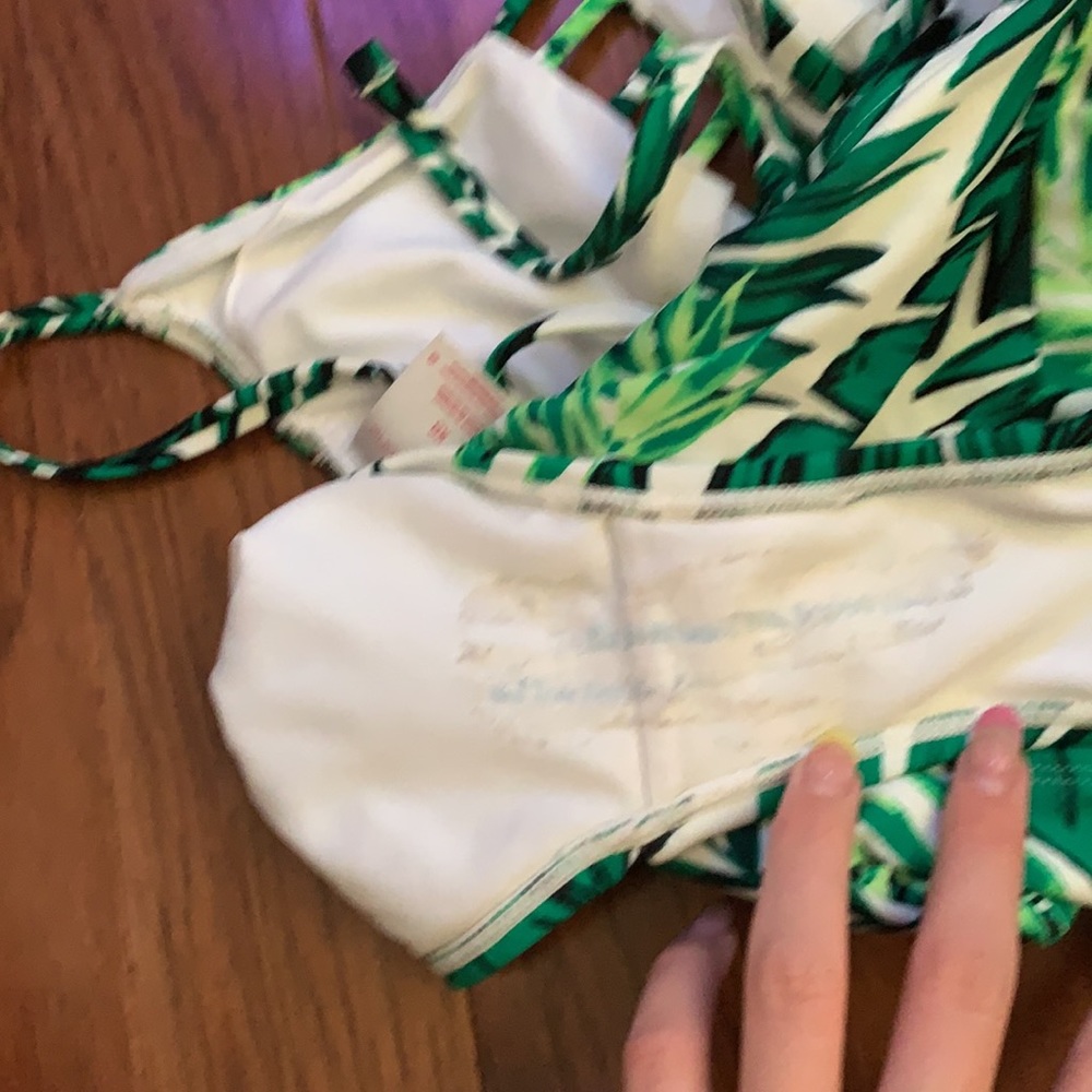 One peice swimsuit - Picture 4 of 5